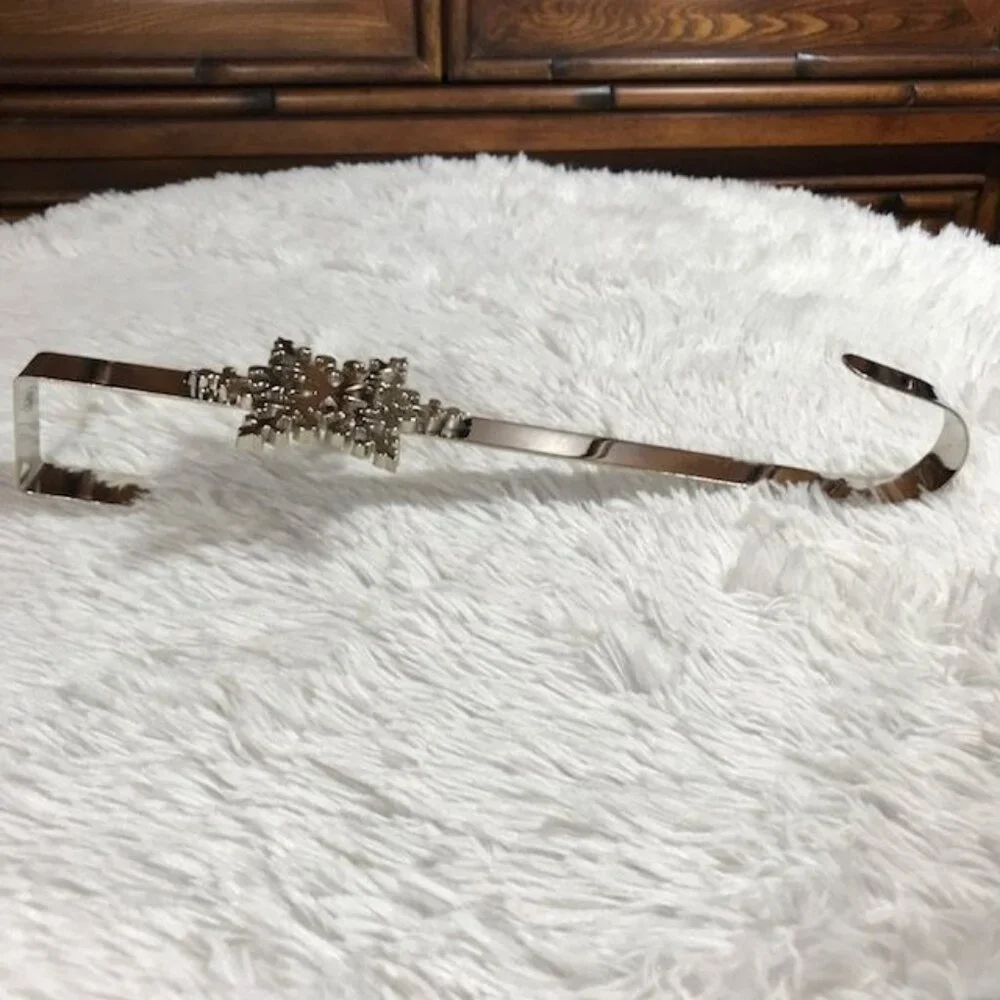 Polished Silver Snowflake Wreath Hanger
